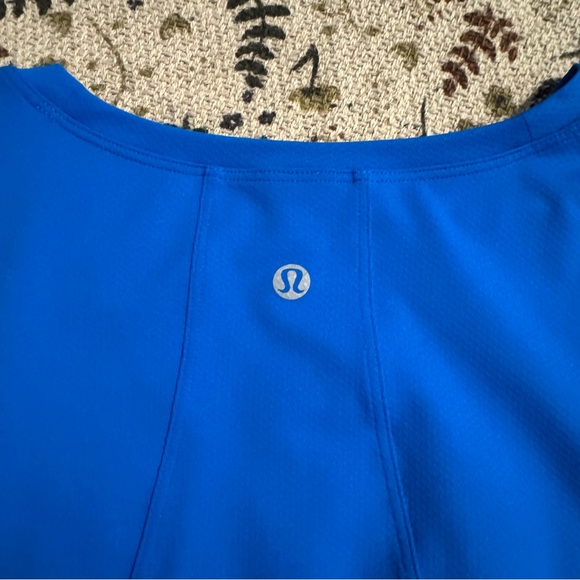 New With Tags, Lululemon Blue Abrasion-Resistant Train Tee, Size 12/XL - Picture 7 of 7